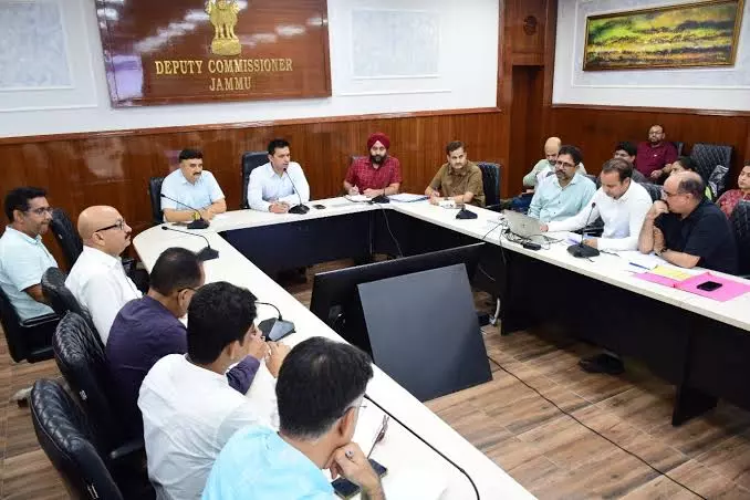 Jammu: जम्मू में विकास कार्यों की समीक्षा, अधिकारियों को दिए निर्देश Jammu: जम्मू में विकास कार्यों की समीक्षा, अधिकारियों को दिए निर्देश