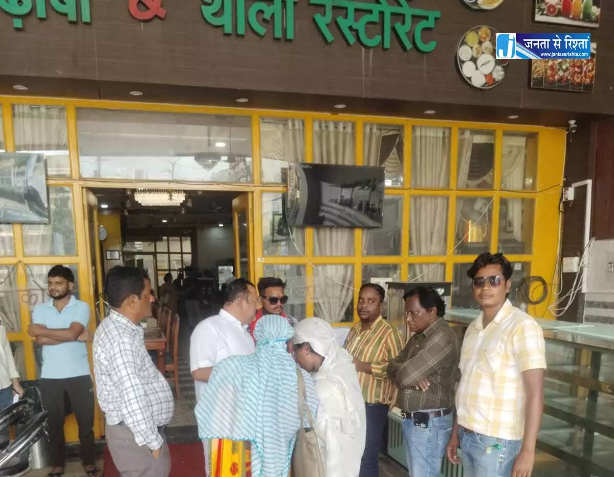 पचपेड़ी नाका राजवाड़ा ढाबा थाली रेस्टोरेंट में मिली गंदगी, 25 हजार का ई जुर्माना पचपेड़ी नाका राजवाड़ा ढाबा थाली रेस्टोरेंट में मिली गंदगी, 25 हजार का ई जुर्माना
