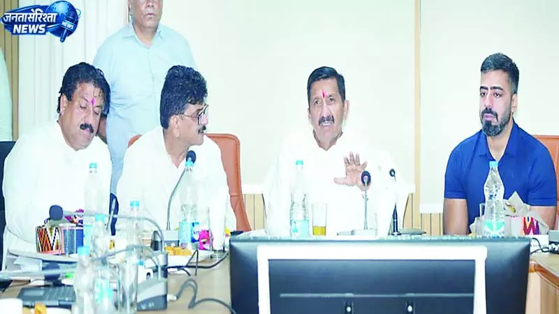 अस्पताल को मिलेंगी दो नई एंबुलेंस, डिप्टी सीएम ने लिए अहम फैसले अस्पताल को मिलेंगी दो नई एंबुलेंस, डिप्टी सीएम ने लिए अहम फैसले