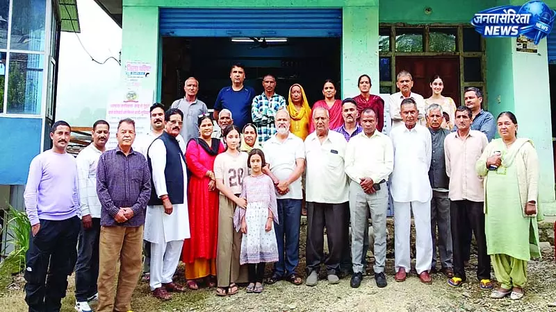 नाचन में खुले राशन के नौ केंद्र नाचन में खुले राशन के नौ केंद्र