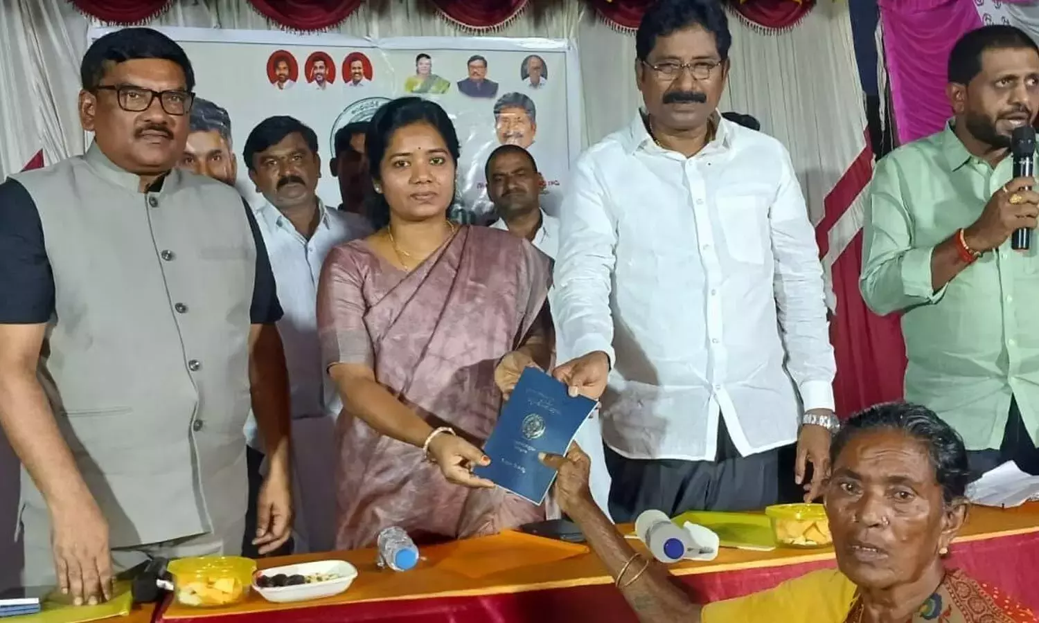 Andhra: पट्टादार पासबुक में नई सुरक्षा सुविधाएँ Andhra: पट्टादार पासबुक में नई सुरक्षा सुविधाएँ