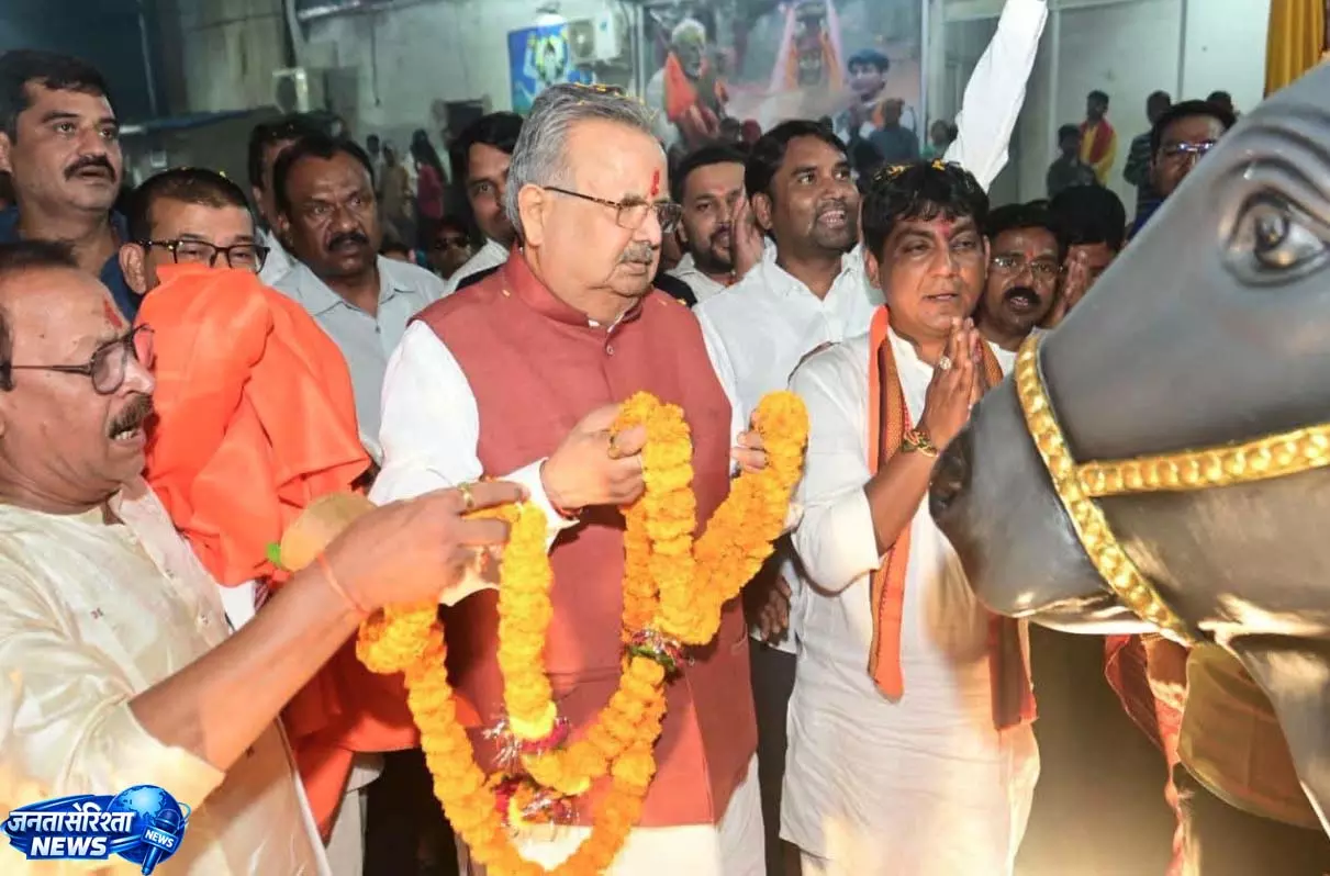 विधानसभा अध्यक्ष डॉ. रमन सिंह महारुद्राभिषेक में शामिल हुए विधानसभा अध्यक्ष डॉ. रमन सिंह महारुद्राभिषेक में शामिल हुए
