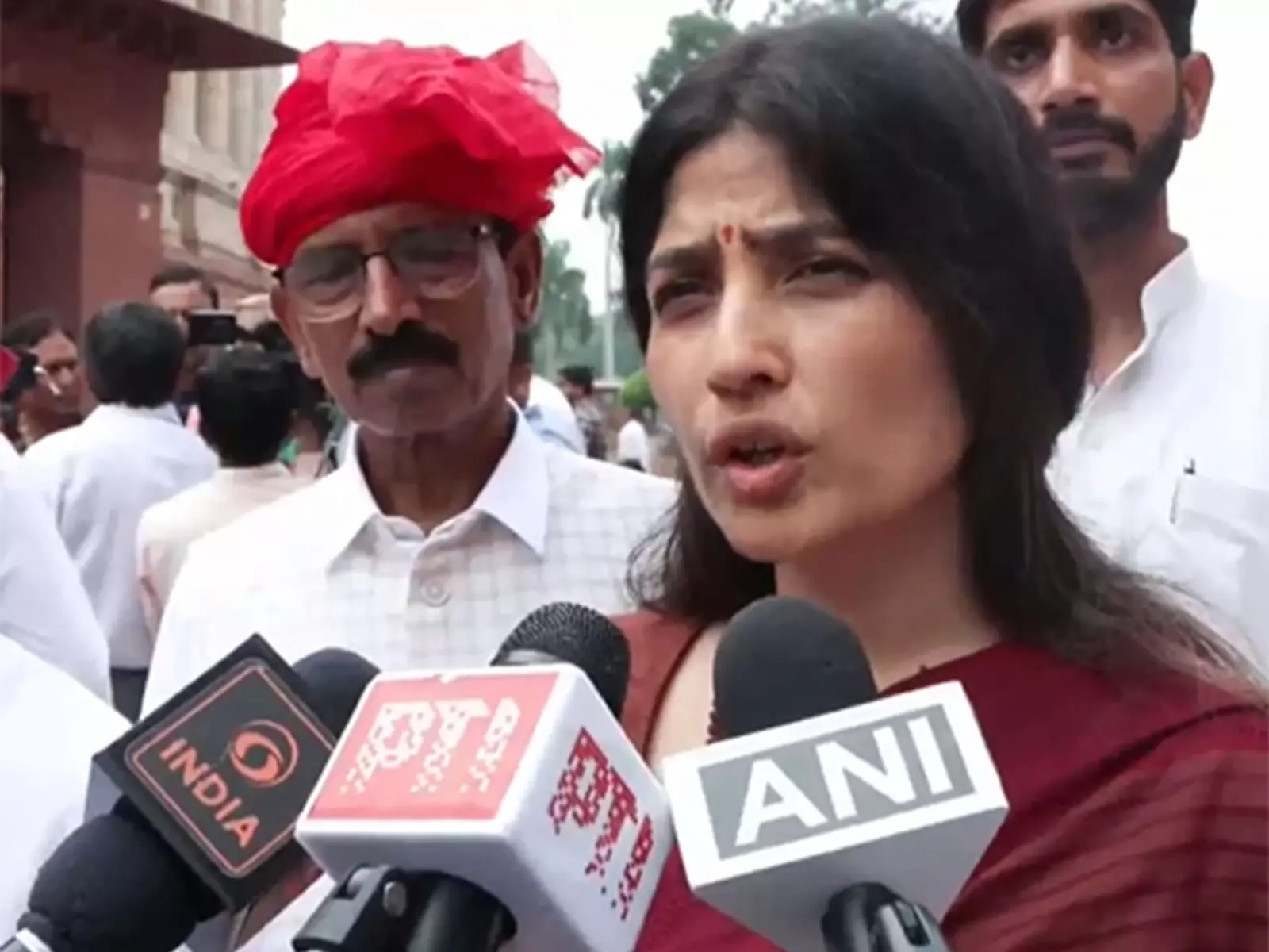 डिंपल यादव का आरोप- असली मुद्दों से ध्यान भटकाना चाहती है BJP डिंपल यादव का आरोप- असली मुद्दों से ध्यान भटकाना चाहती है BJP