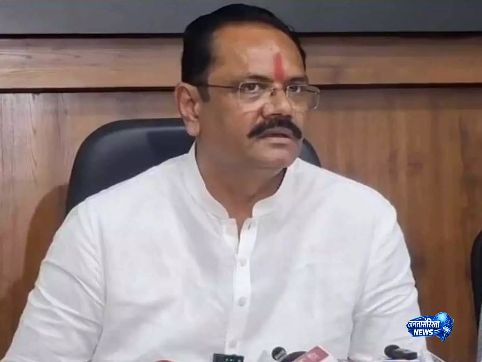 सब्सिडी वाले उर्वरकों की कालाबाजारी रोकने को जांच अधिकारी नियुक्त: Jitubhai Vaghani सब्सिडी वाले उर्वरकों की कालाबाजारी रोकने को जांच अधिकारी नियुक्त: Jitubhai Vaghani