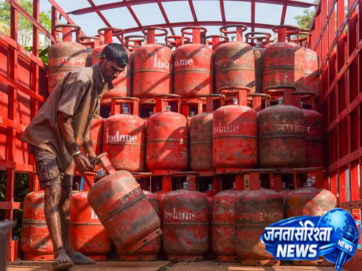 LPG और PNG यूजर्स के लिए बड़ी खबर! क्या जल्द बढ़ेंगे गैस के दाम? LPG और PNG यूजर्स के लिए बड़ी खबर! क्या जल्द बढ़ेंगे गैस के दाम?