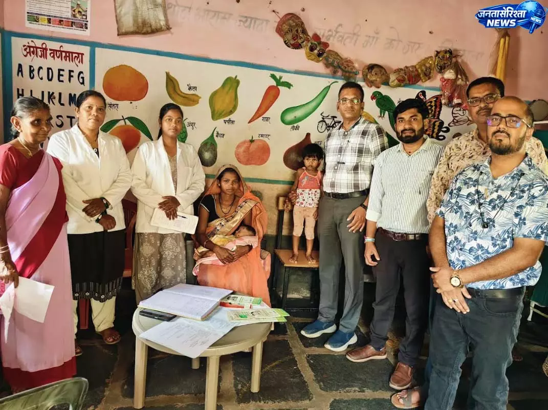जिला टीकाकरण अधिकारी ने किया नियमित टीकाकरण सत्रों का निरीक्षण जिला टीकाकरण अधिकारी ने किया नियमित टीकाकरण सत्रों का निरीक्षण