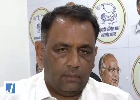 सीएम फडणवीस को सिद्धि विनायक मंदिर प्रकरण पर एसआईटी से जांच करानी चाहिए: महेश तपासे सीएम फडणवीस को सिद्धि विनायक मंदिर प्रकरण पर एसआईटी से जांच करानी चाहिए: महेश तपासे