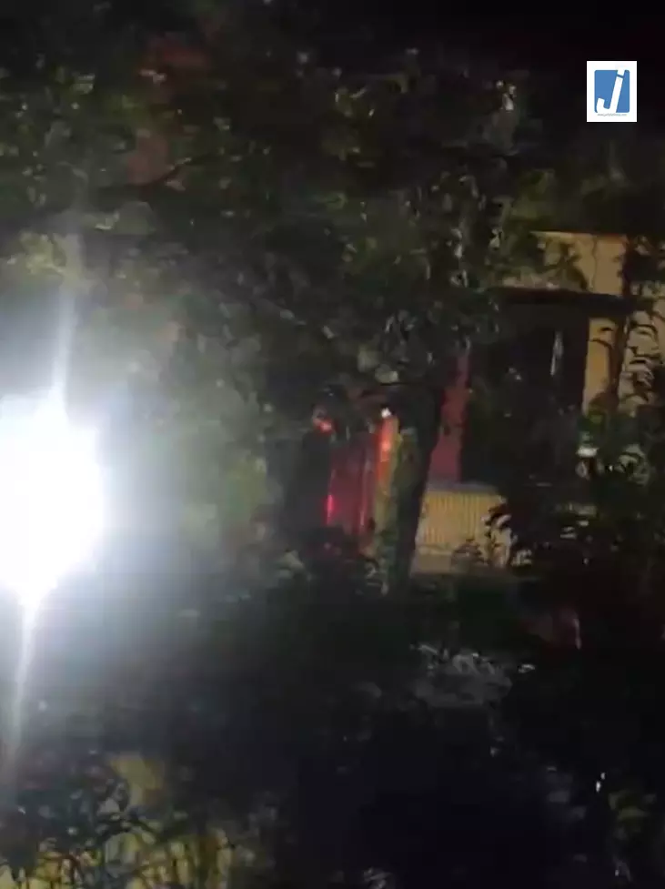 पूर्व क्रिकेट शाकिब अल हसन के घर पर फेके गए पेट्रोल बम पूर्व क्रिकेट शाकिब अल हसन के घर पर फेके गए पेट्रोल बम