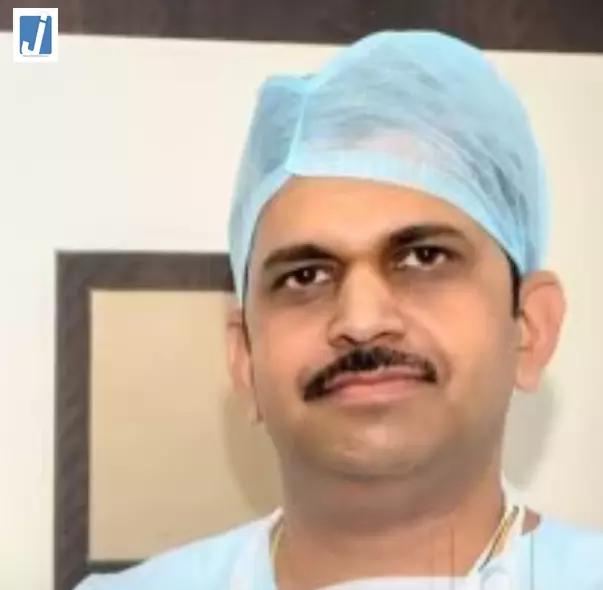 प्रख्यात न्यूरोसर्जन डॉ. चंद्रशेखर पाखमोडे का हार्ट अटैक से निधन प्रख्यात न्यूरोसर्जन डॉ. चंद्रशेखर पाखमोडे का हार्ट अटैक से निधन