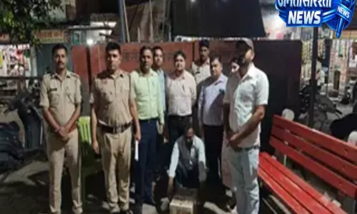 बिना लाइसेंस क्लीनिक चला रहा था झोलाछाप डॉक्टर, स्वास्थ्य विभाग की छापेमारी में दवाएं जब्त