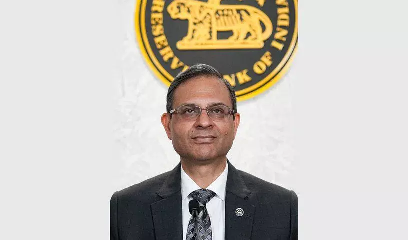 महंगाई और विकास के बीच संतुलन पर फोकस महंगाई और विकास के बीच संतुलन पर फोकस