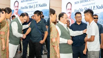 नागालैंड के आपदा प्रभावित मोन पहुंचे जेपी नड्डा, केंद्र की ओर से हरसंभव मदद का भरोसा नागालैंड के आपदा प्रभावित मोन पहुंचे जेपी नड्डा, केंद्र की ओर से हरसंभव मदद का भरोसा