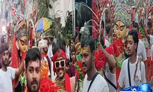 कांवड़ यात्रा में दिखी आस्था की अनूठी तस्वीर, मां दुर्गा से लेकर गणेश-लक्ष्मी तक का है विशेष श्रृंगार कांवड़ यात्रा में दिखी आस्था की अनूठी तस्वीर, मां दुर्गा से लेकर गणेश-लक्ष्मी तक का है विशेष श्रृंगार