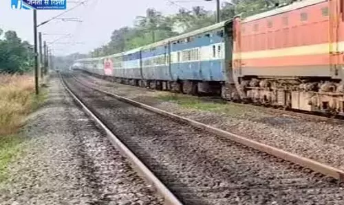 बैलाडीला तक यात्री ट्रेनें चलाने की मांग
