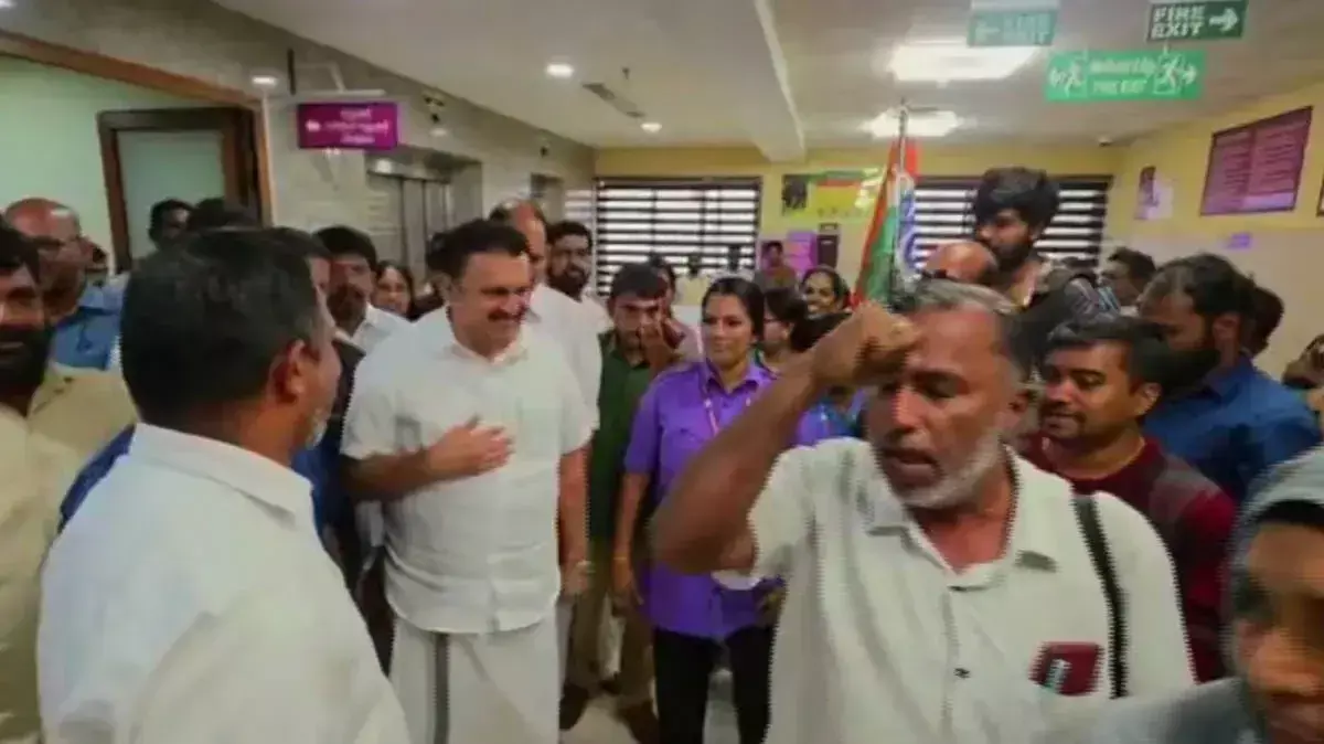 अस्पताल में मंत्री के स्वागत पर बवाल, पार्टी झंडों और नारों से बढ़ा विवाद अस्पताल में मंत्री के स्वागत पर बवाल, पार्टी झंडों और नारों से बढ़ा विवाद