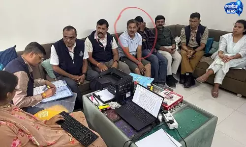 MY अस्पताल के फार्मासिस्ट के घर EOW का छापा MY अस्पताल के फार्मासिस्ट के घर EOW का छापा