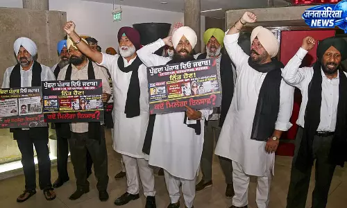 पंजाब विधानसभा में धार्मिक अपमान-विरोधी कानून को लेकर हंगामा पंजाब विधानसभा में धार्मिक अपमान-विरोधी कानून को लेकर हंगामा