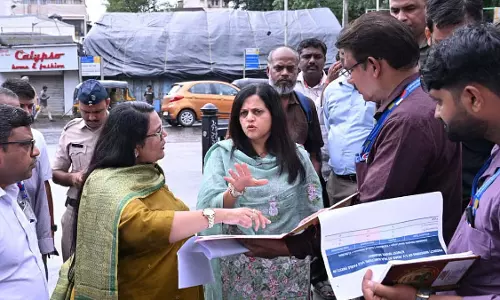 मुंबई फुटपाथों से हटेगा अतिक्रमण, BMC का अभियान तेज मुंबई फुटपाथों से हटेगा अतिक्रमण, BMC का अभियान तेज