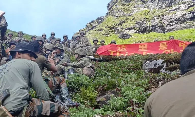 Arunachal: वायरल वीडियो से सीमा पर फिर बढ़ा तनाव, सरकार से पुष्टि की मांग Arunachal: वायरल वीडियो से सीमा पर फिर बढ़ा तनाव, सरकार से पुष्टि की मांग