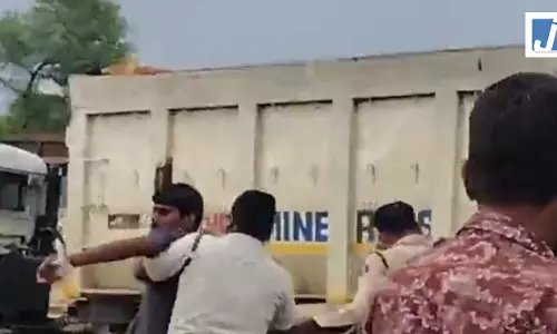 नशे में धुत युवक का हाई-वोल्टेज ड्रामा, मासूम बच्चों को आगे कर नेशनल हाईवे पर मचाया हंगामा