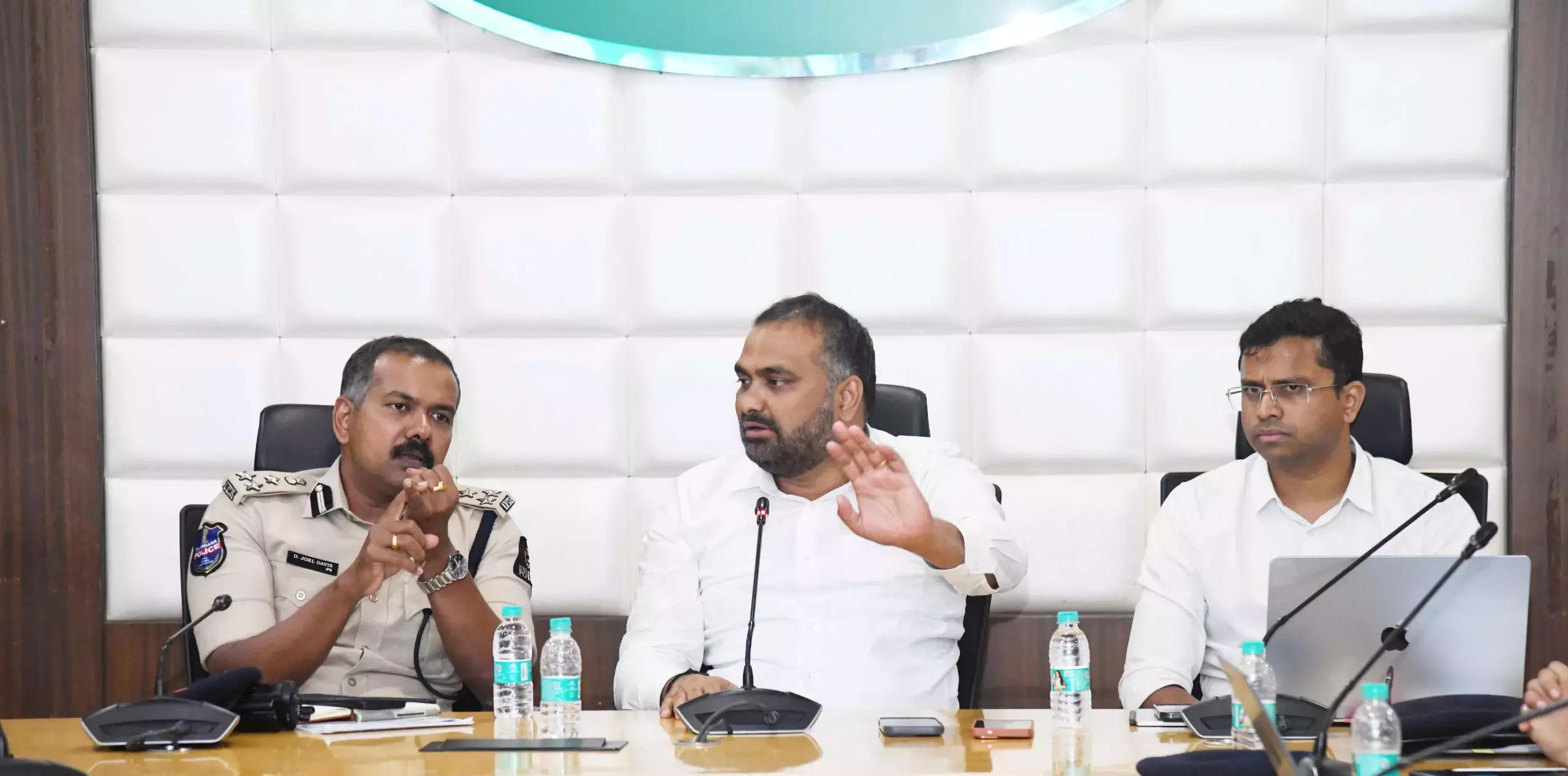 HUMTA ने हैदराबाद शहरी गतिशीलता योजना की समीक्षा की; सुरक्षित सड़कों और निर्बाध पारगमन पर ध्यान दें