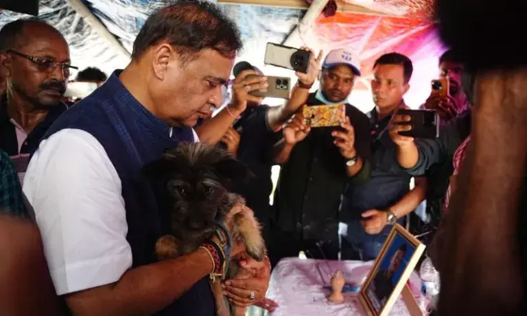 CM हिमंत बिस्वा सरमा ने बाढ़ पीड़ित परिवार से की मुलाकात