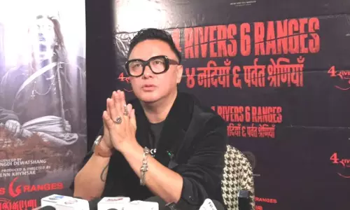 ‘फोर रिवर्स सिक्स रेंजेज़’ की हिंदी झलक आई सामने, थिएटर रिलीज़ को लेकर फैंस उत्साहित ‘फोर रिवर्स सिक्स रेंजेज़’ की हिंदी झलक आई सामने, थिएटर रिलीज़ को लेकर फैंस उत्साहित