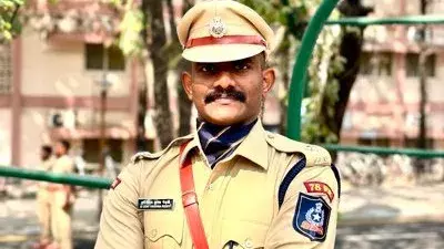 यौन उत्पीड़न केस: हैदराबाद पुलिस ने ट्रेनी IPS अधिकारी से की पूछताछ यौन उत्पीड़न केस: हैदराबाद पुलिस ने ट्रेनी IPS अधिकारी से की पूछताछ