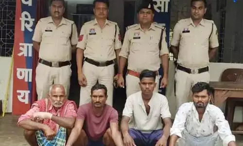 पुरानी रंजिश ने लिया हिंसक रूप, युवक पर जानलेवा हमला करने वाले 4 आरोपी गिरफ्तार पुरानी रंजिश ने लिया हिंसक रूप, युवक पर जानलेवा हमला करने वाले 4 आरोपी गिरफ्तार