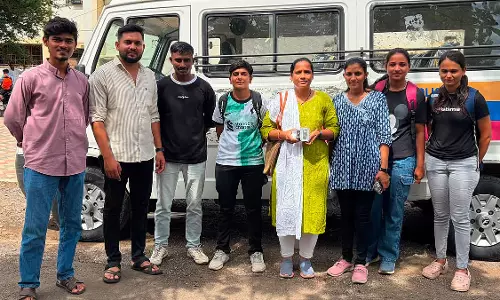 दामिनी स्क्वाड का ‘ऑपरेशन सजग’, अवैध मोबाइल बिक्री का खुलासा दामिनी स्क्वाड का ‘ऑपरेशन सजग’, अवैध मोबाइल बिक्री का खुलासा