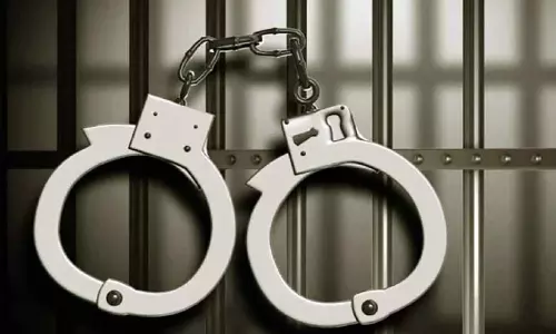 CPM नेता के. विजयन हत्या प्रयास मामले में तीन SDPI कार्यकर्ताओं को 9-9 साल की जेल CPM नेता के. विजयन हत्या प्रयास मामले में तीन SDPI कार्यकर्ताओं को 9-9 साल की जेल