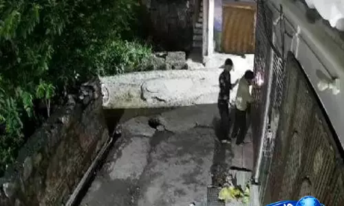 आर्य समाज मंदिर के पास बड़ी वारदात, एडवोकेट के घर से लाखों का माल साफ आर्य समाज मंदिर के पास बड़ी वारदात, एडवोकेट के घर से लाखों का माल साफ