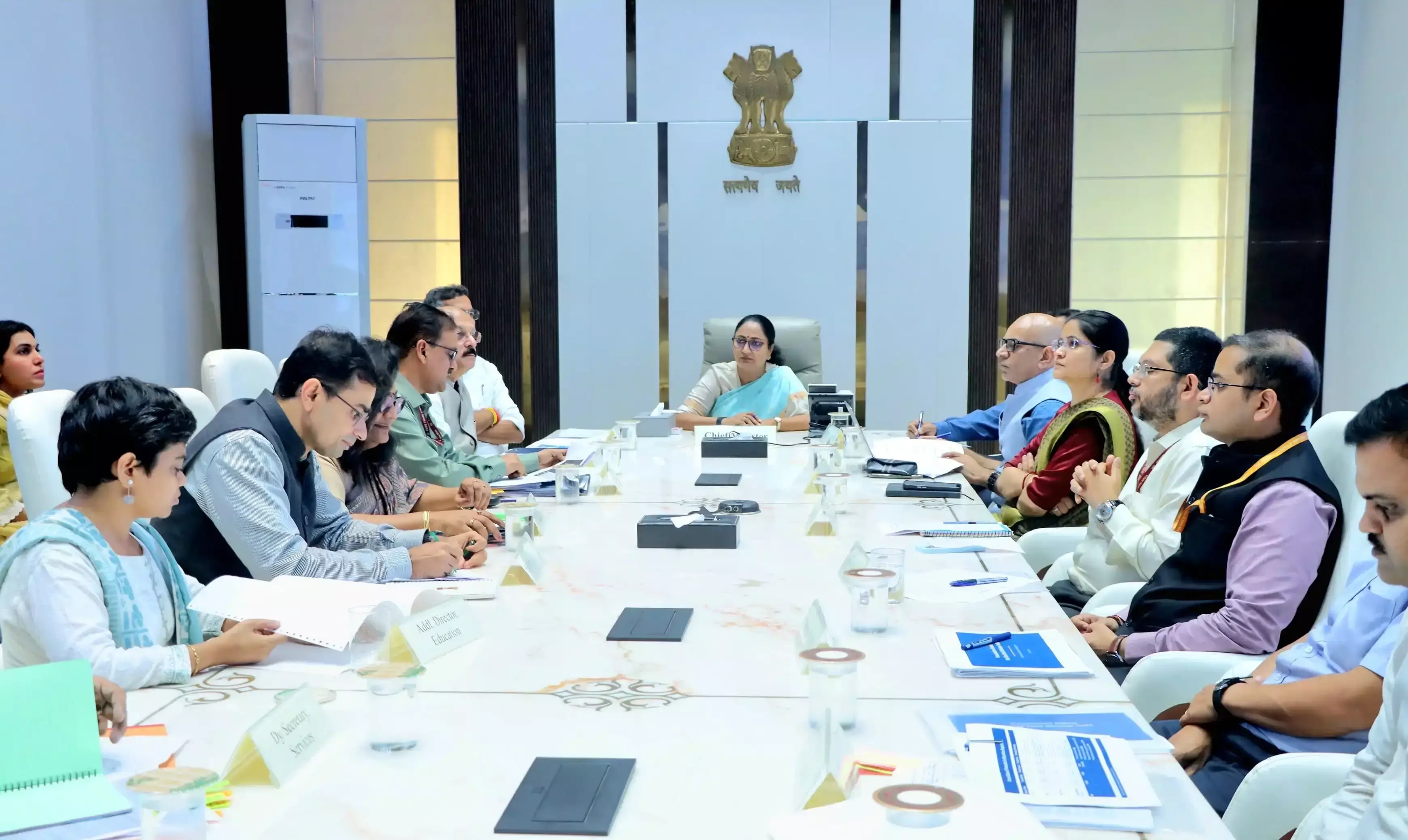 New Delhi: भर्ती और नियुक्तियों की स्थिति पर मुख्यमंत्री रेखा गुप्ता ने की समीक्षा New Delhi: भर्ती और नियुक्तियों की स्थिति पर मुख्यमंत्री रेखा गुप्ता ने की समीक्षा