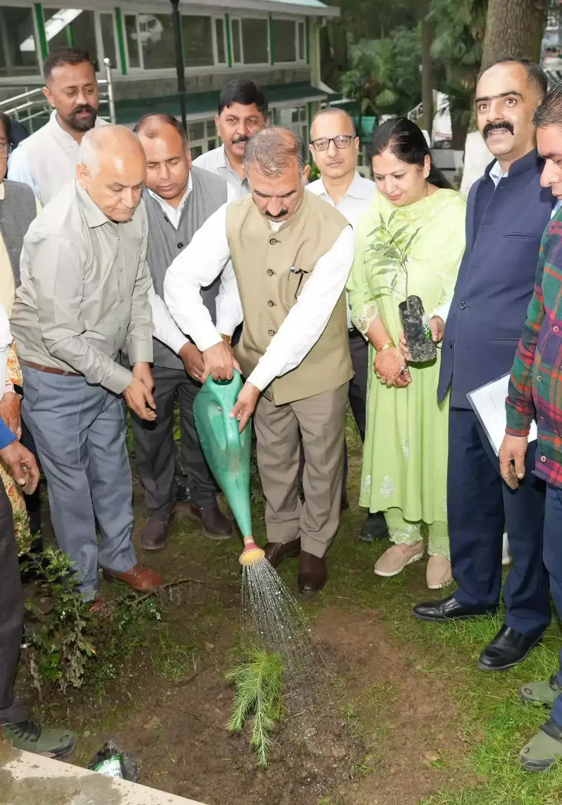 Shimla: पौधा लगाकर नहीं, उसकी देखभाल कर बनें पर्यावरण के प्रहरी: सुक्खू Shimla: पौधा लगाकर नहीं, उसकी देखभाल कर बनें पर्यावरण के प्रहरी: सुक्खू