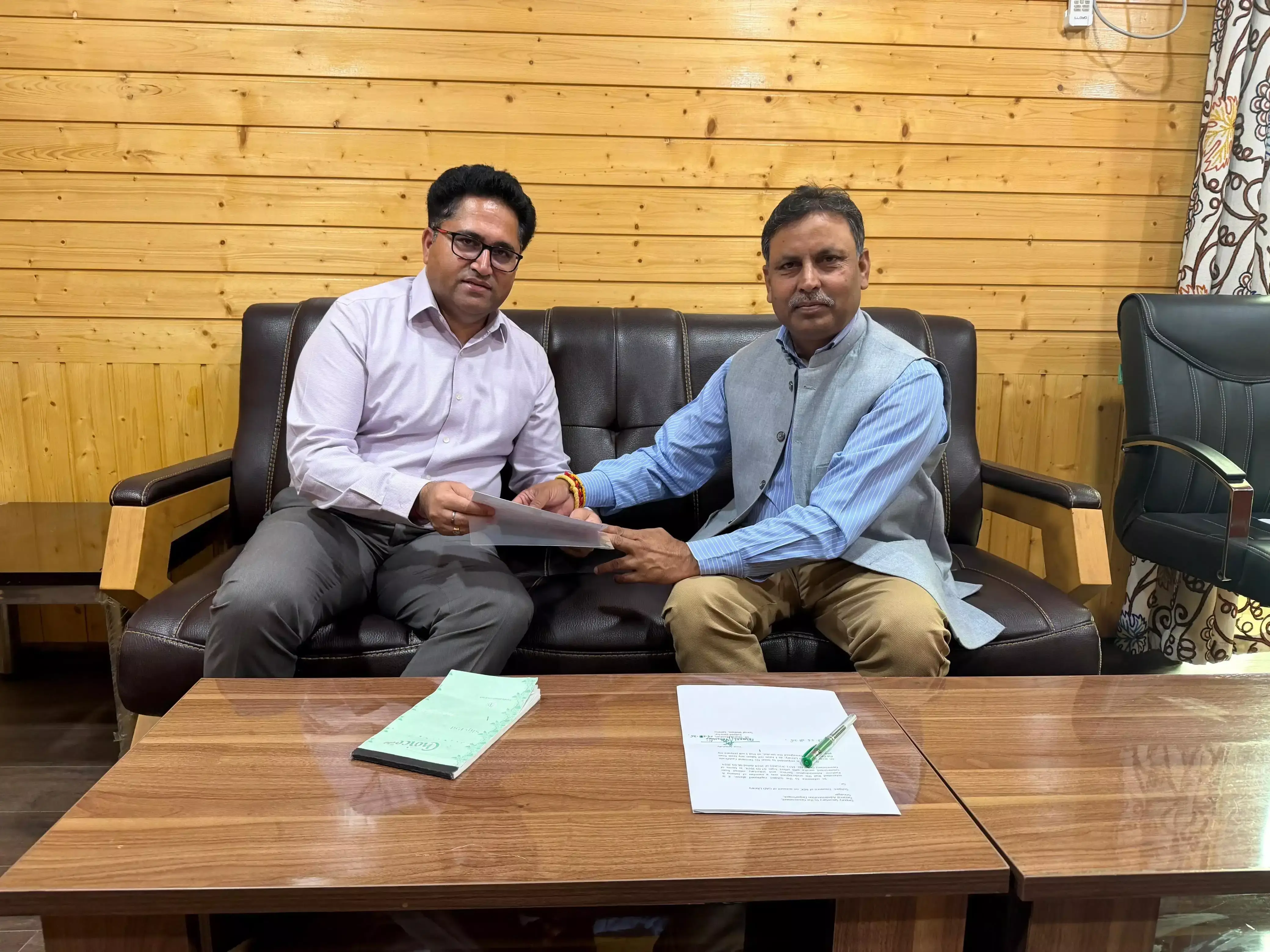 Kathua: कठुआ की धार्मिक विरासत बचाने पर जोर, विधायक ने उठाया मुद्दा Kathua: कठुआ की धार्मिक विरासत बचाने पर जोर, विधायक ने उठाया मुद्दा