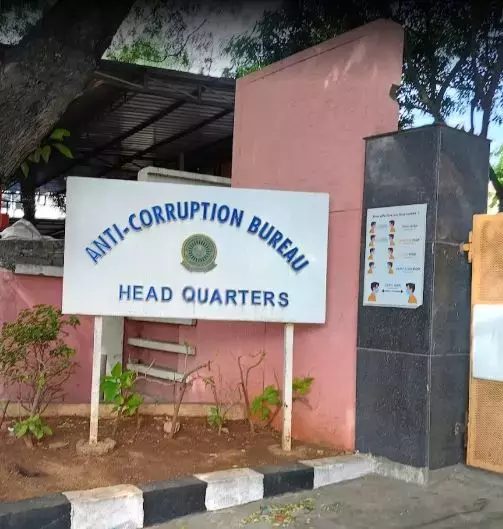 Telangana: जगतियाल में 5,000 रुपये रिश्वत मामले में जीपीओ गिरफ्तार Telangana: जगतियाल में 5,000 रुपये रिश्वत मामले में जीपीओ गिरफ्तार