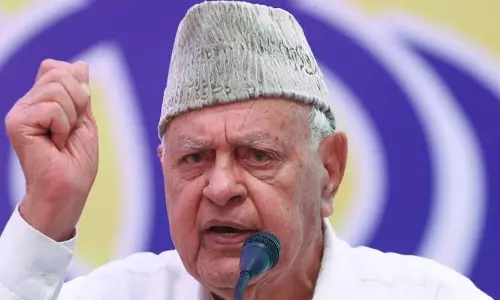 Srinagar: फारूक अब्दुल्ला ने अनुच्छेद 370 फैसले पर उठाए सवाल Srinagar: फारूक अब्दुल्ला ने अनुच्छेद 370 फैसले पर उठाए सवाल