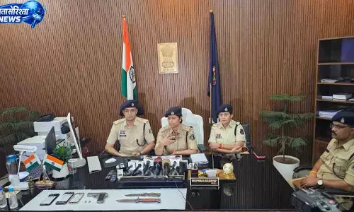 रायपुर में बड़ी डकैती की साजिश नाकाम, पुलिस ने वारदात से पहले किया 3 लोगों को गिरफ्तार रायपुर में बड़ी डकैती की साजिश नाकाम, पुलिस ने वारदात से पहले किया 3 लोगों को गिरफ्तार
