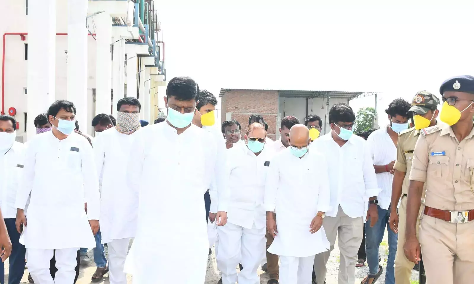 यादगीर गैस रिसाव: राज्य ने विस्तृत जांच के आदेश दिए, मुआवजे का आश्वासन दिया यादगीर गैस रिसाव: राज्य ने विस्तृत जांच के आदेश दिए, मुआवजे का आश्वासन दिया