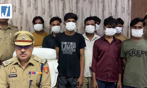पुलिस का बड़ा एक्शन: 8 आरोपी गिरफ्तार, 300 से ज्यादा चोरी के मोबाइल और पार्ट्स बरामद