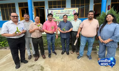 बारिश में भी जारी रहा हरित अभियान, रोटरी क्लब खतौली ने किया पौधारोपण बारिश में भी जारी रहा हरित अभियान, रोटरी क्लब खतौली ने किया पौधारोपण