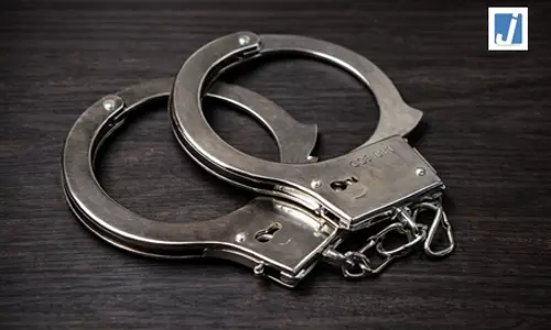 सीबीआई की कार्रवाई, 2021 बंगाल चुनाव के बाद हिंसा में हुई हत्या के मामले में घोषित अपराधी गिरफ्तार सीबीआई की कार्रवाई, 2021 बंगाल चुनाव के बाद हिंसा में हुई हत्या के मामले में घोषित अपराधी गिरफ्तार