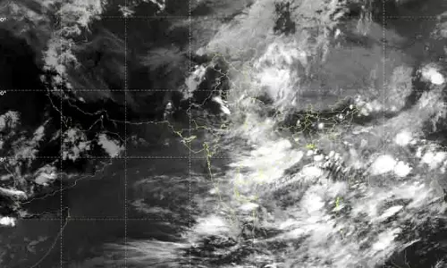 छत्तीसगढ़ में फिर बढ़ेगा मानसून, रायपुर समेत सभी जिलों में बारिश के आसार छत्तीसगढ़ में फिर बढ़ेगा मानसून, रायपुर समेत सभी जिलों में बारिश के आसार