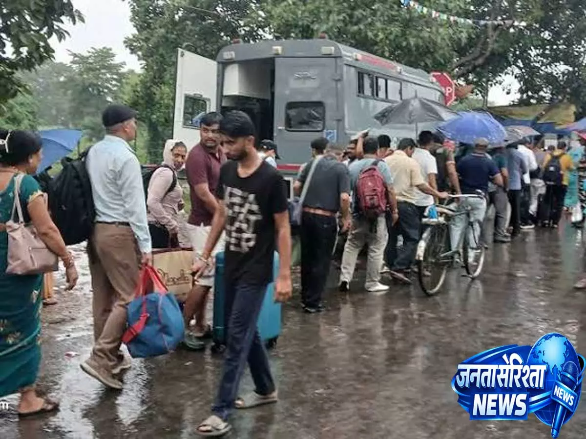 सीमा सुरक्षा में बड़ा बदलाव, भारत-नेपाल बॉर्डर पर फेस चेकिंग और दस्तावेज सत्यापन अनिवार्य सीमा सुरक्षा में बड़ा बदलाव, भारत-नेपाल बॉर्डर पर फेस चेकिंग और दस्तावेज सत्यापन अनिवार्य