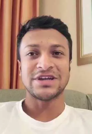शेख हसीना की प्रेस कॉन्फ्रेंस में शामिल होने के बाद शाकिब अल हसन के घर पर हमला शेख हसीना की प्रेस कॉन्फ्रेंस में शामिल होने के बाद शाकिब अल हसन के घर पर हमला
