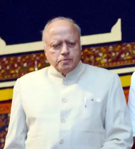 एमएस स्वामीनाथन: 1960 का अकाल, खाली थालियां और एक शख्स, जिसने कैम्ब्रिज से लौटकर खेतों को चुना और बचा लिया देश एमएस स्वामीनाथन: 1960 का अकाल, खाली थालियां और एक शख्स, जिसने कैम्ब्रिज से लौटकर खेतों को चुना और बचा लिया देश