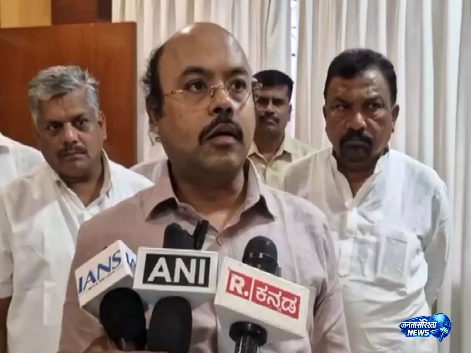 सांप्रदायिक ताकतों के खिलाफ लड़ना होगा, हिंदू राष्ट्र की मांग पर यतींद्र सिद्धारमैया का सवाल सांप्रदायिक ताकतों के खिलाफ लड़ना होगा, हिंदू राष्ट्र की मांग पर यतींद्र सिद्धारमैया का सवाल