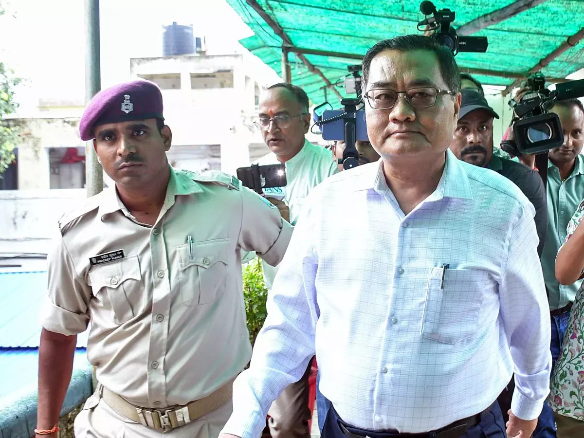 JPSC परीक्षा अनियमितता मामले में CID की कार्रवाई तेज JPSC परीक्षा अनियमितता मामले में CID की कार्रवाई तेज