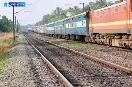 बैलाडीला तक यात्री ट्रेनें चलाने की मांग बैलाडीला तक यात्री ट्रेनें चलाने की मांग