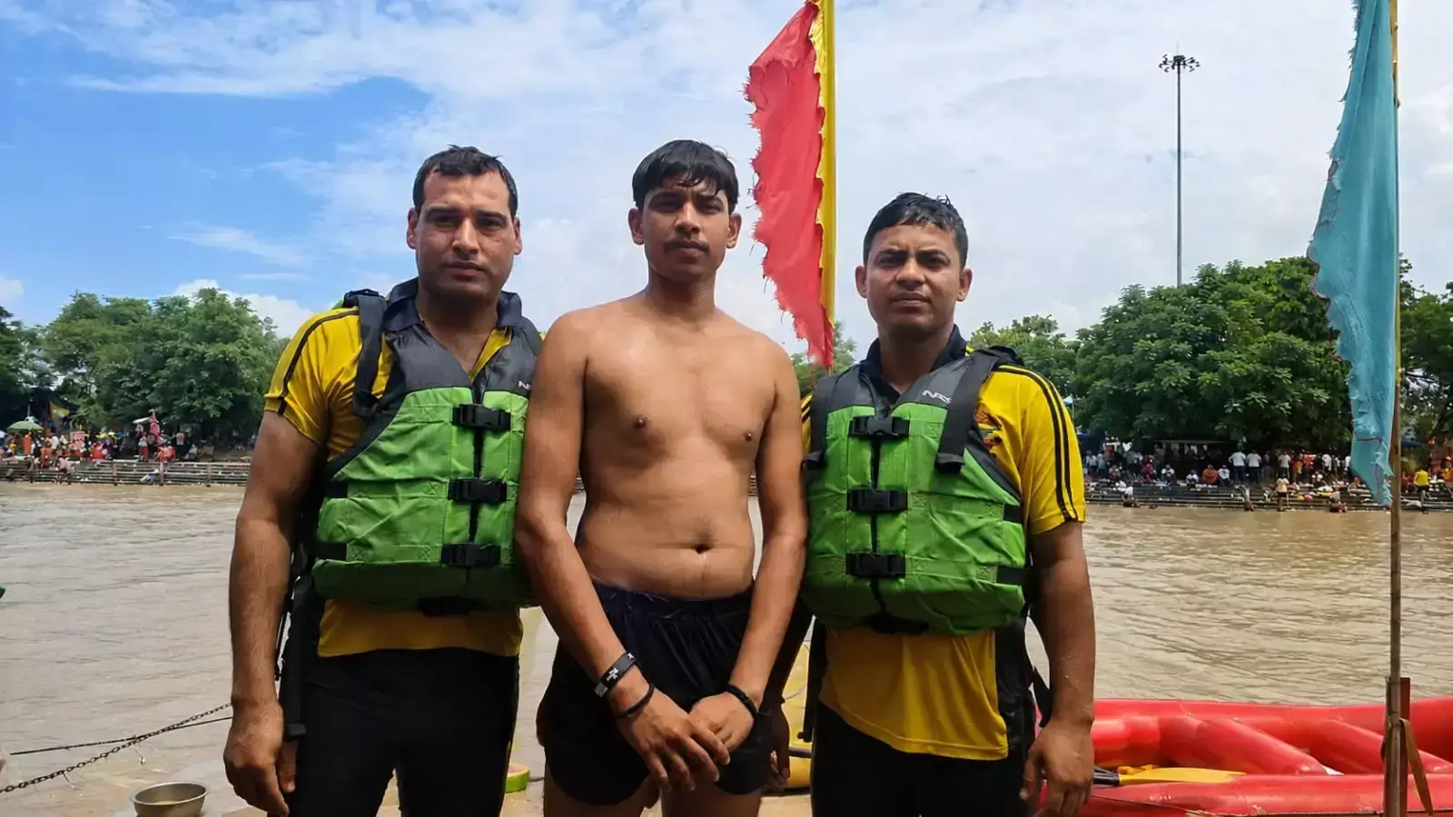 Haridwar: एसडीआरएफ ने घायल युवक को प्राथमिक उपचार देकर पहुंचाई मदद Haridwar: एसडीआरएफ ने घायल युवक को प्राथमिक उपचार देकर पहुंचाई मदद